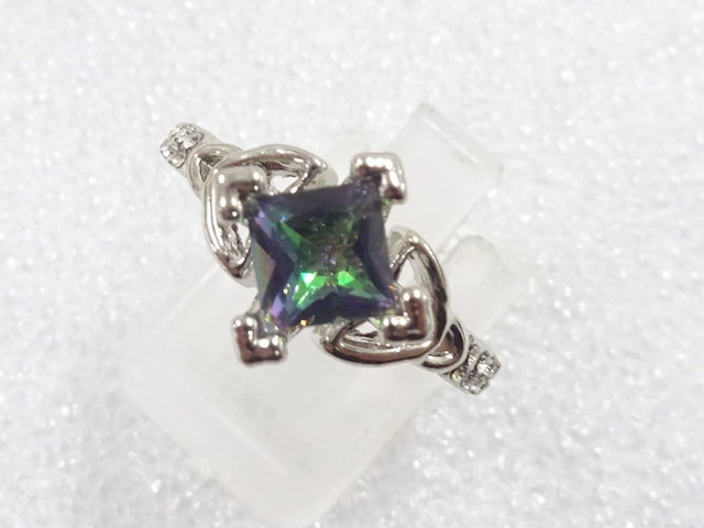 JAPANESE KIMONO / ANTIQUE COLORED STONE RING (SIZE 15)